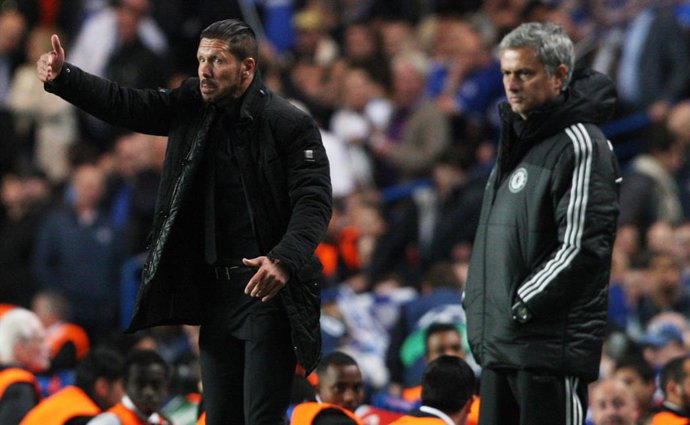 Archivo - Arquivo - 30 de abril de 2014 - Londres, Reino Unido - Diego Simeone e José Mourinho - Retorno da semifinal da Liga dos Campeões da UEFA - Chelsea x Atlético de Madrid - Estádio Stamford Bridge - Londres - Inglaterra - 30 de abril de 2014 - Foto