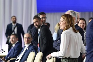 La presidenta del Parlamento Europeo, Roberta Metsola, durante la cumbre de la Comunidad Política Europea que se celebra este lunes en Ereván (Armenia)