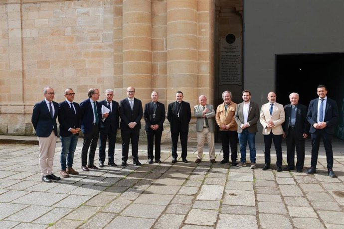 Foto de familia de la clausura de Las Edades del Hombre.