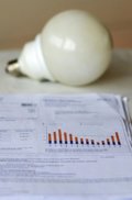 El recibo de la luz cae un 14,5% en abril tras la rebaja de los impuestos sobre la electricidad