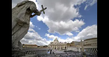 El Vaticano ve "positiva" la regularización extraordinaria de migrantes en España, según Albares