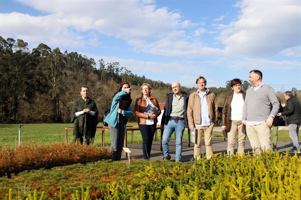 La consejera María Jesús Susinos en una visita al vivero de Villapresente