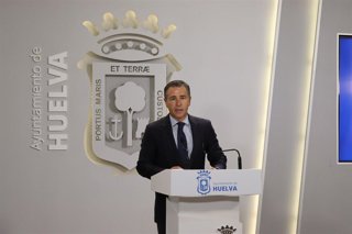 Archivo - El portavoz del grupo municipal PP y portavoz del equipo de Gobierno del Ayuntamiento de Huelva, Felipe Arias, en una imagen de archivo.
