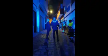 Agentes de la Policía Local rescatan a dos mujeres y a una bebé en un incendio en Abarán