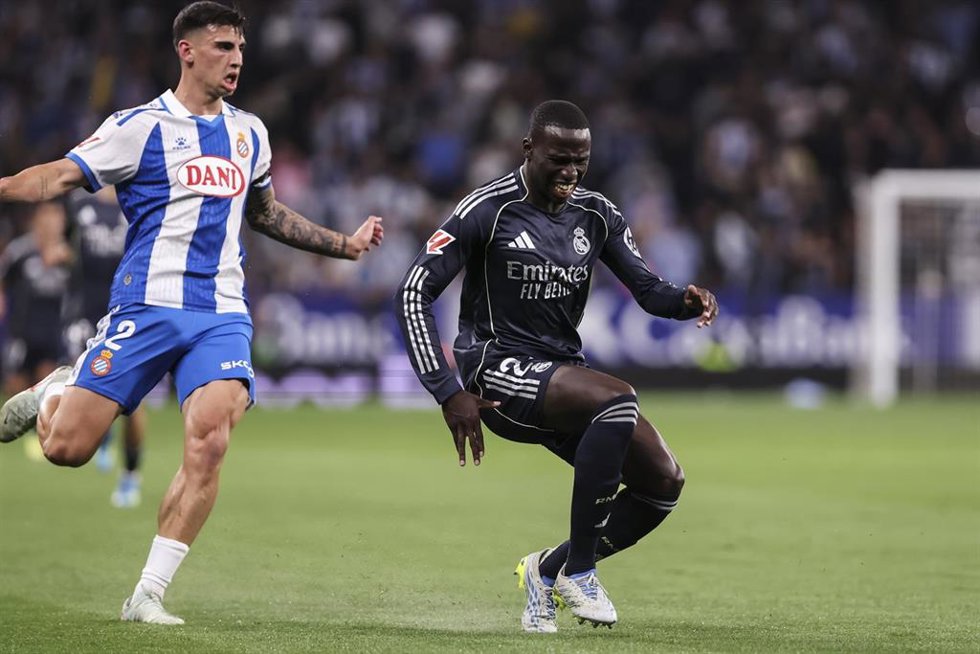 El lateral francés Ferland Mendy (Real Madrid CF), ante el RCD Espanyol. 