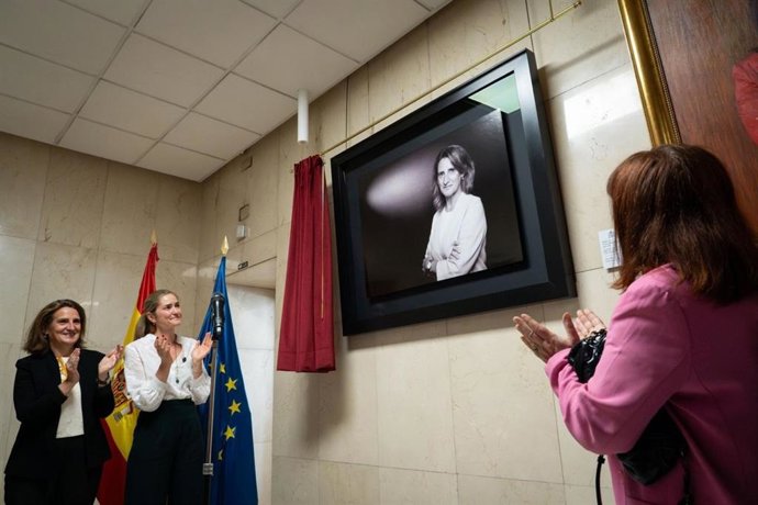 Presentación del retrato oficial de Teresa Ribera