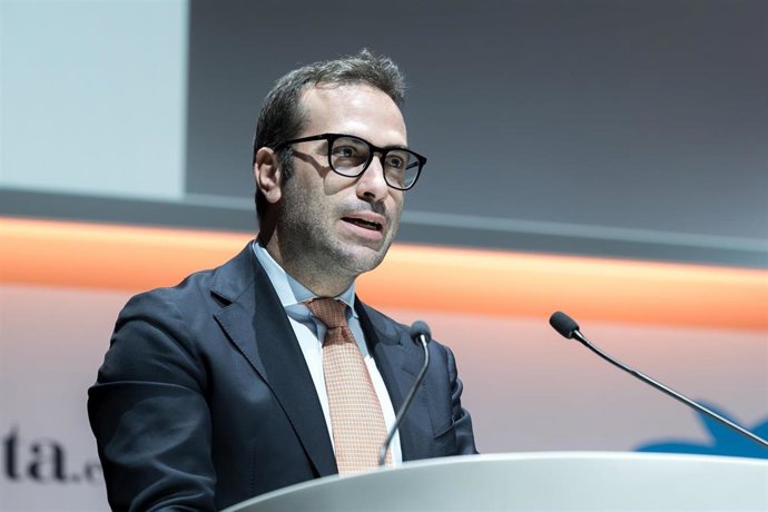 Archivo - El ministro de Economía, Comercio y Empresa, Carlos Cuerpo, clausura la XV edición de los Premios de La Noche de la Economía, organizados por elEconomista.es, en el CaixaForum Madrid, a 5 de noviembre de 2025, en Madrid (España).