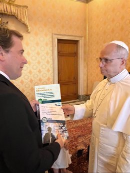 Papa León XIV con David Lavin