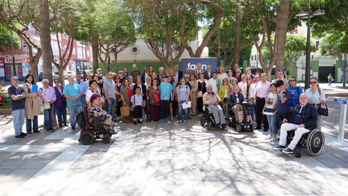 Participantes en el acto organizado por la FAAM en Almería por el Día Nacional de la Convención Internacional de los Derechos de las Personas con Discapacidad.