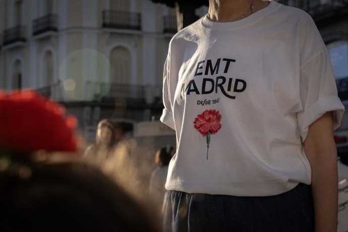 Camiseta de la colección especial de EMT Madrid para festejar San Isidro
