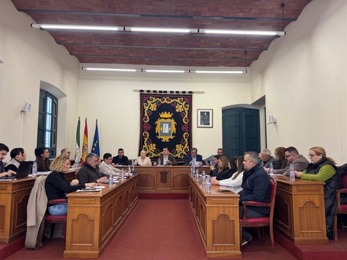 Archivo - Pleno ordinario del Ayuntamiento de Níjar (Almería).