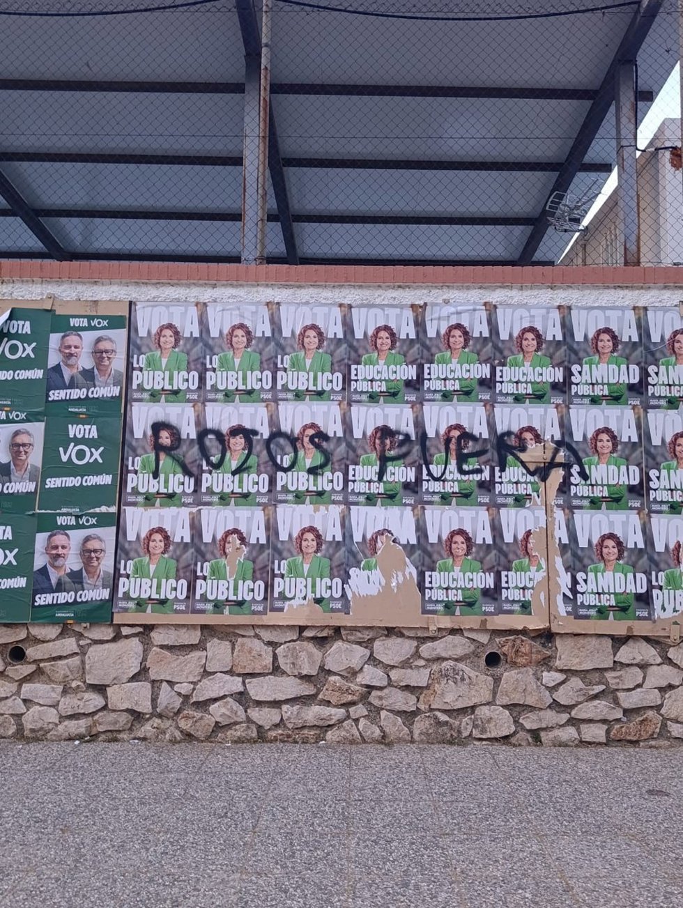 El PSOE denuncia ante la Policía Nacional la vandalización de su cartelería electoral en Antequera.