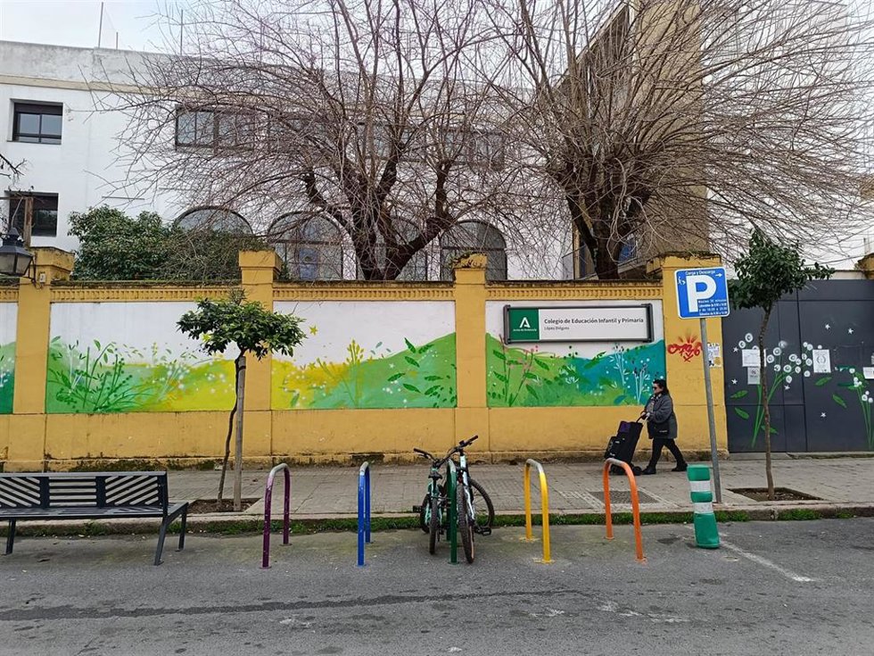 Archivo - Exterior del CEIP López Diéguez de Córdoba.