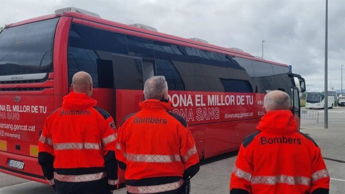 Imagen de bomberos de la campaña