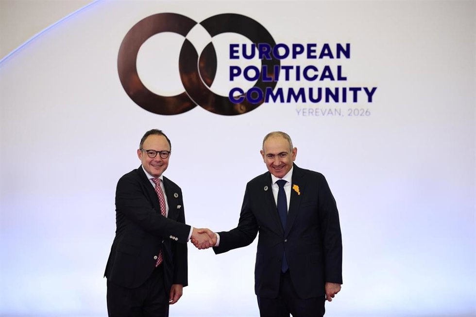 Espot Junto Al Primer Ministro De Armenia