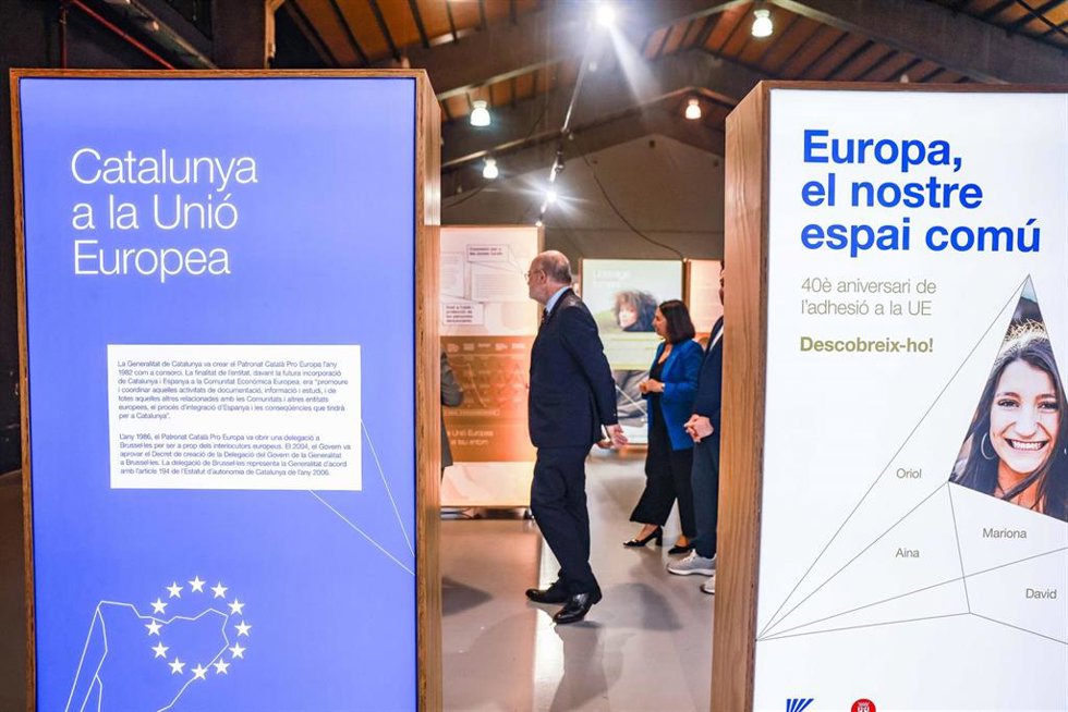 El conseller de UE y Acción Exterior de la Generalitat, Jaume Duch, en la exposición sobre los 40 años de Catalunya en la UE