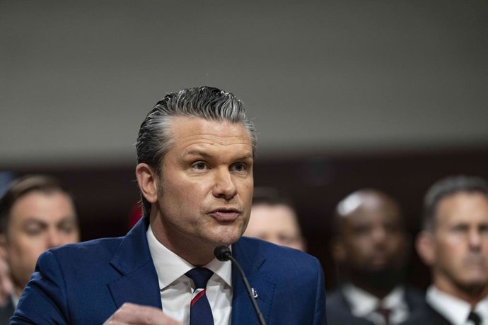 30 de abril de 2026, Washington, Distrito de Columbia, EUA: O Secretário da Guerra dos Estados Unidos, Pete Hegseth, presta depoimento durante a audiência da Comissão de Serviços Armados do Senado dos EUA para examinar a proposta orçamentária do Departame