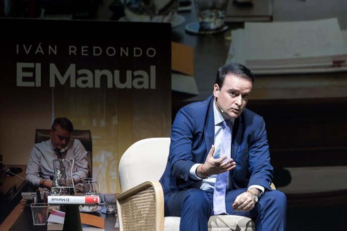 El exdirector del Gabinete del presidente del Gobierno Pedro Sánchez,  Iván Redondo, durante el acto de presentación de su nuevo libro titulado ‘El Manual’, en el Teatro de Bellas Artes, a 4 de mayo de 2026, en Madrid (España).