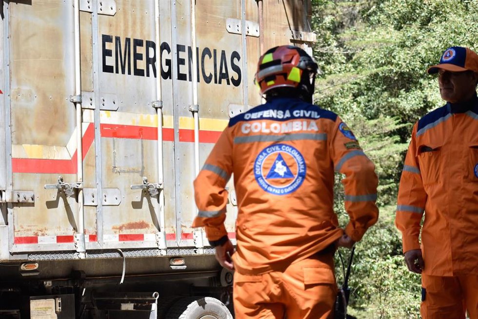 Archivo - Equipos de emergencias de Colombia en una imagen de archivo