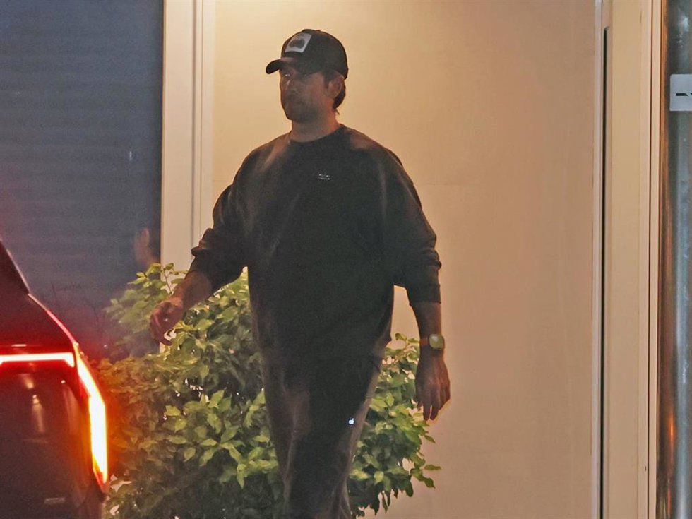 Fernando Verdasco sale del Hopital Ruber tras el nacimiento de su primera hija en común con Ana Boyer este lunes 4 de mayo