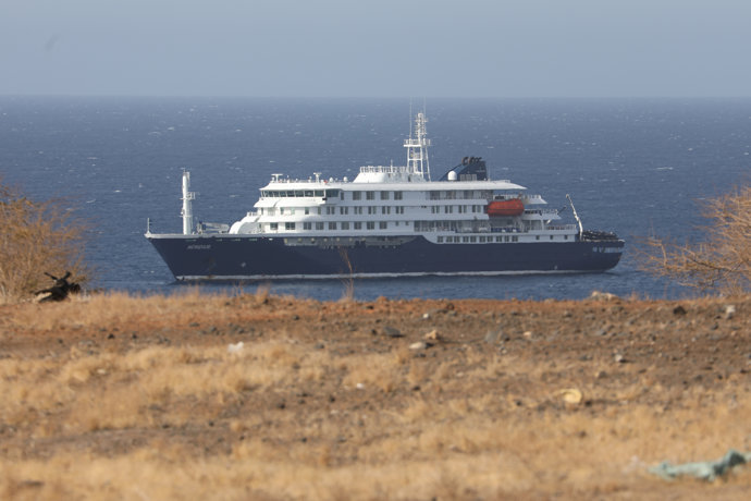 El crucero Hondius permanece frente a las costas de Cabo Verde