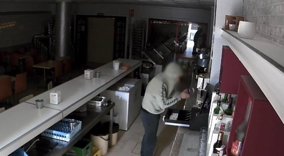 Detenido por robar en establecimientos en Lora del Río (Sevilla)