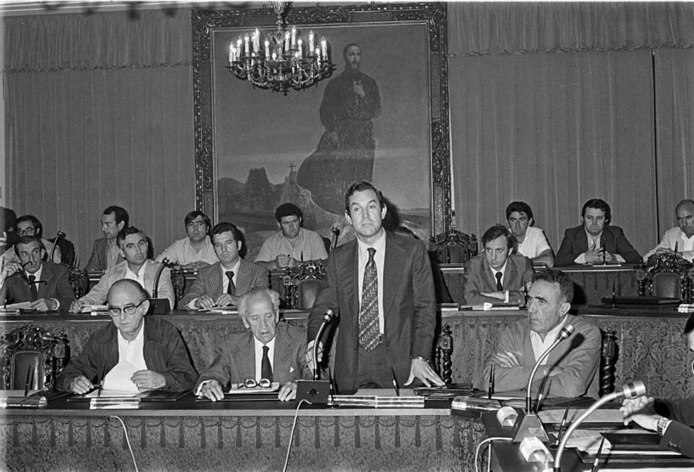 El Parlamento de Navarra traslada sus condolencias por el fallecimiento de Carlos Garaikoetxea