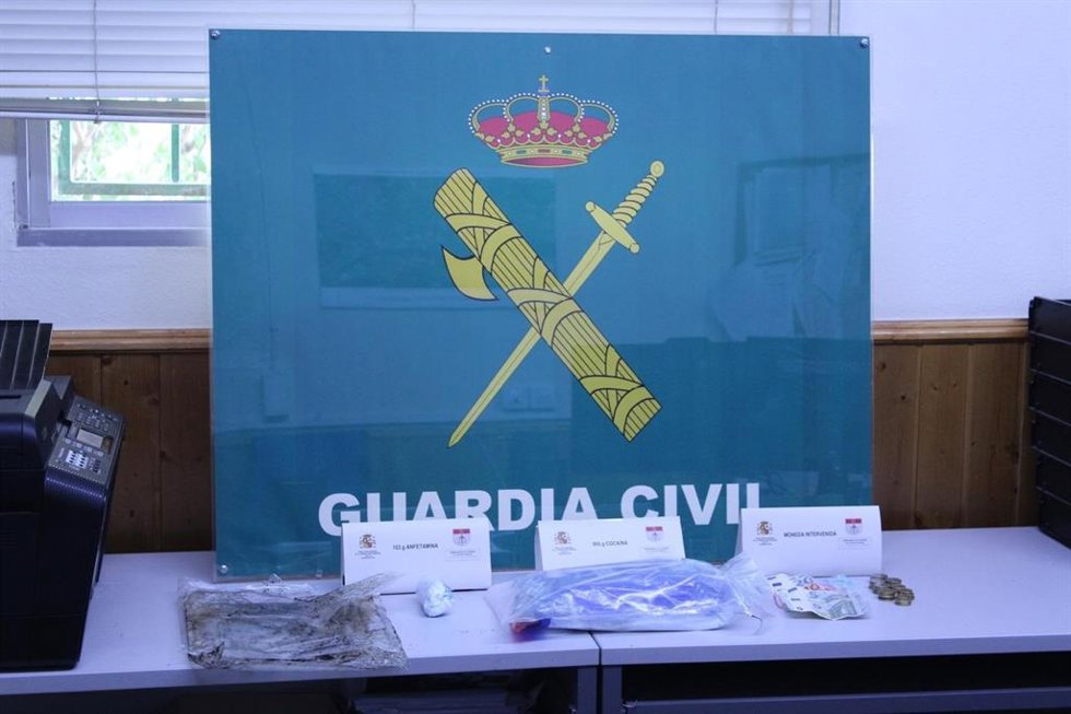 Tres detenidos por tráfico de drogas en la segunda fase de la Operación Compay OU de la Guardia Civil.