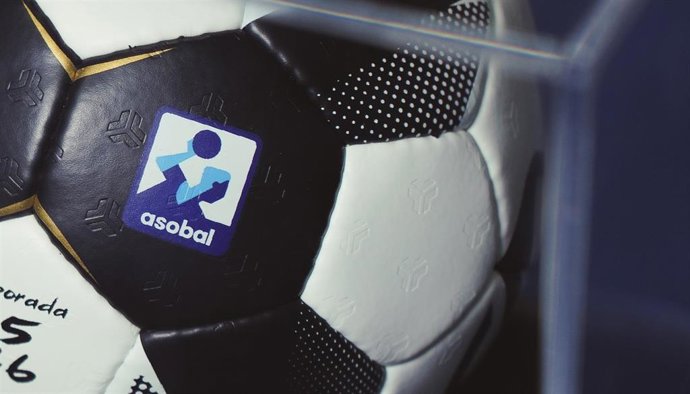 Archivo - Balón de la Liga ASOBAL
