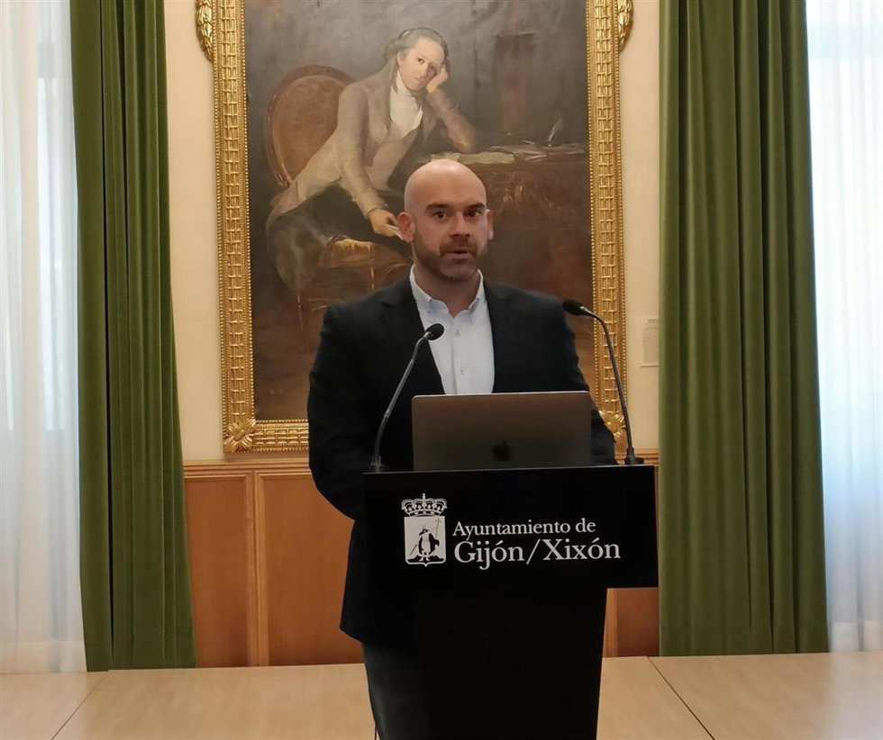 El portavoz del Gobierno de Gijón, Jesús Martínez Salvador, en rueda de prensa en el Consistorio gijonés.