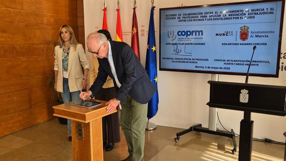 Firma del convencio para crear la figura del 'mediador del ruido'