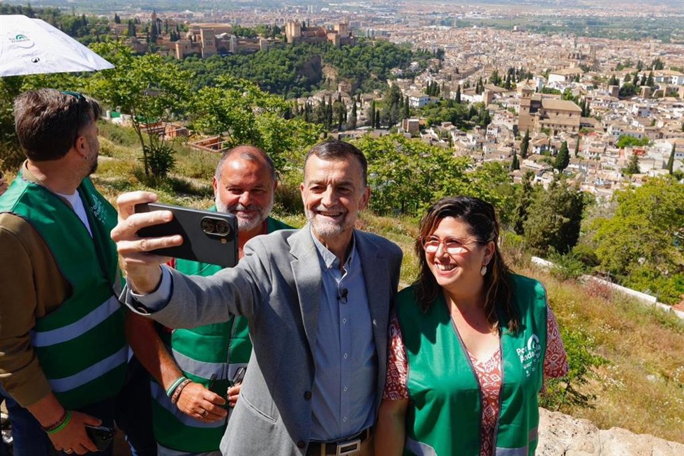 El candidato a la Presidencia de la Junta con Por Andalucía, Antonio Maíllo, en Granada.