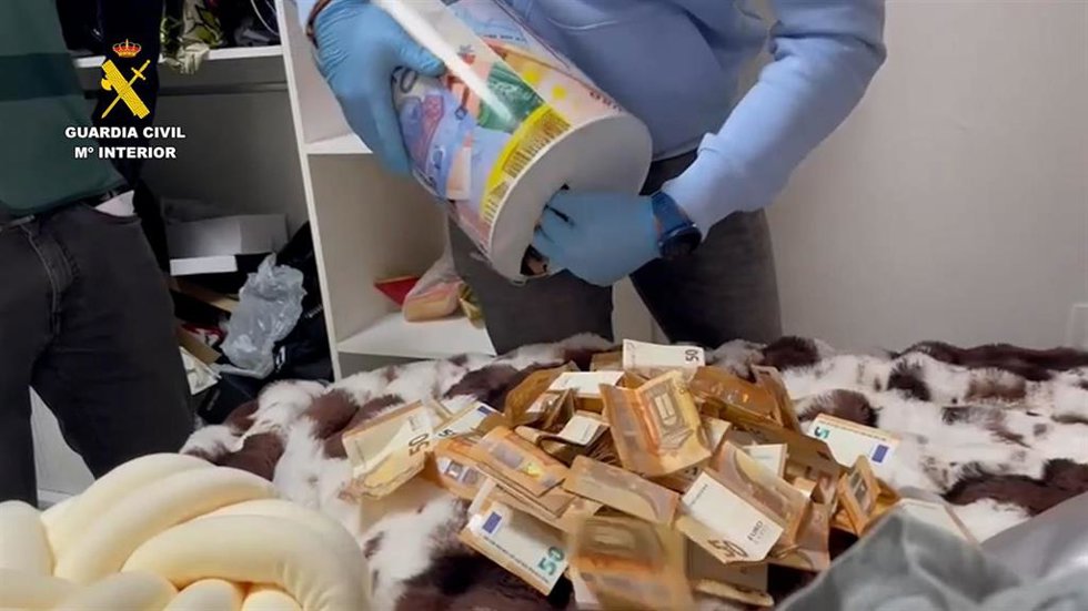 La Guardia Civil desarticula a un grupo criminal dedicado al tráfico de drogas.