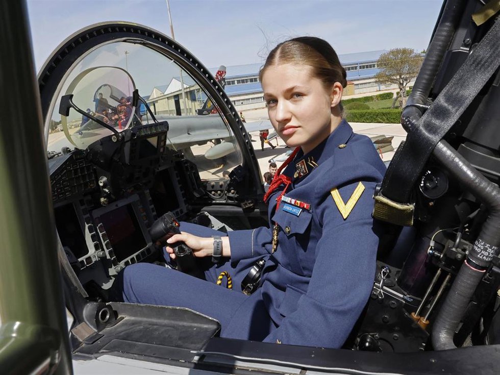 La Princesa de Asturias visita, junto a sus compañeros de cuarto curso, el Ala 14 del Ejército del Aire y del Espacio con sede en la Base Aérea de Los Llanos, a 21 de abril de 2026