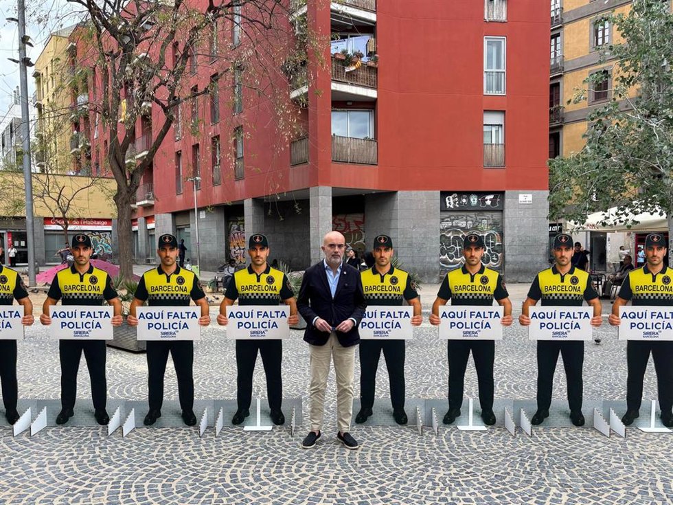 Sirera (PP) presenta al campaña 'Calles seguras' en el Raval de Barcelona