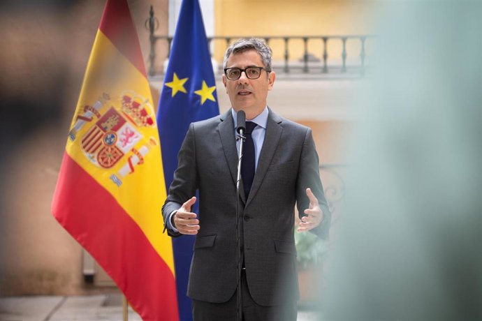El ministro de la Presidencia, Justicia y Relaciones con las Cortes, Félix Bolaños, atiende a los medios de comunicación, en el Palacio de Parcent, a 4 de mayo de 2026, en Madrid (España). Bolaños ha demandado al presunto conseguidor del 'caso Koldo', el 