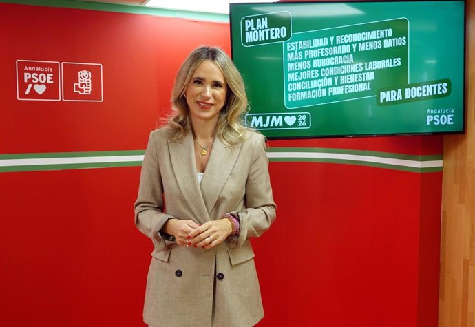 La secretaria de Educación del PSOE de Andalucía y candidata al Parlamento andaluz por Málaga, Patricia Alba, en rueda de prensa.
