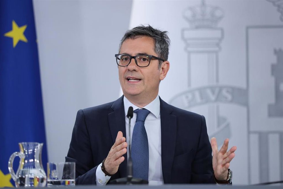 El ministro de la Presidencia, Justicia y Relaciones con las Cortes, Félix Bolaños, durante la rueda de prensa posterior al Consejo de Ministros de este martes, 5 de mayo