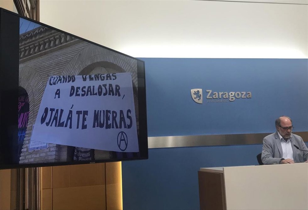 Mendoza condena unas pintadas en la antigua cárcel de Torrero deseando la muerte de Chueca