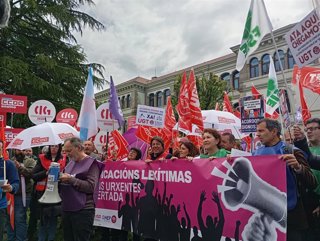 Sindicatos de la enseñanza concertada exigen a la Xunta que "deje de ningunear" al sector
