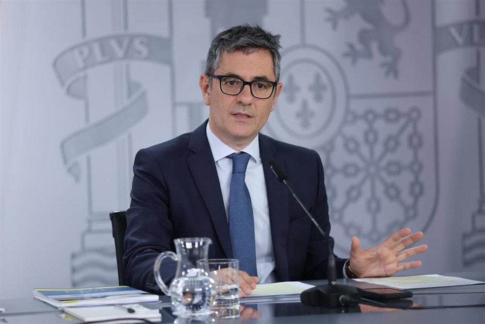 El ministro de la Presidencia, Justicia y Relaciones con las Cortes, Félix Bolaños, durante la rueda de prensa posterior al Consejo de Ministros, a 5 de mayo de 2026, en Madrid (España). 