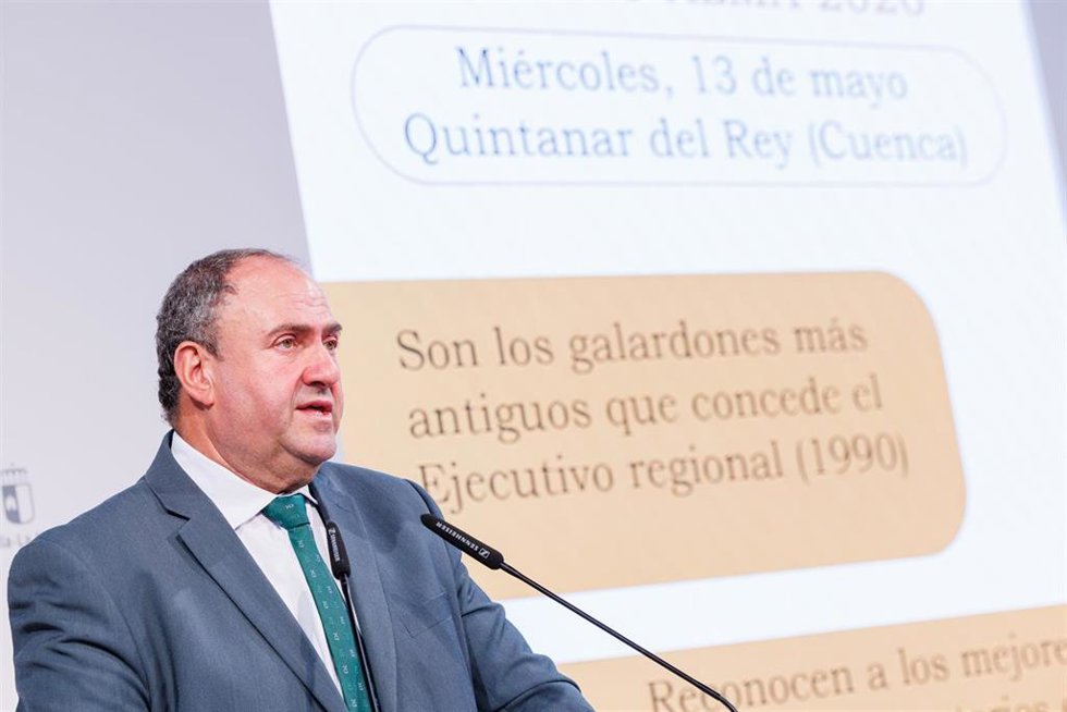 El consejero de Agricultura, Ganadería y Desarrollo Rural, Julián Martínez Lizán.