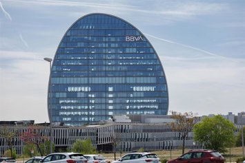 Archivo - Fachada del banco del BBVA en la ciudad del BBVA, a 10 de abril de 2023, en Madrid (España). 