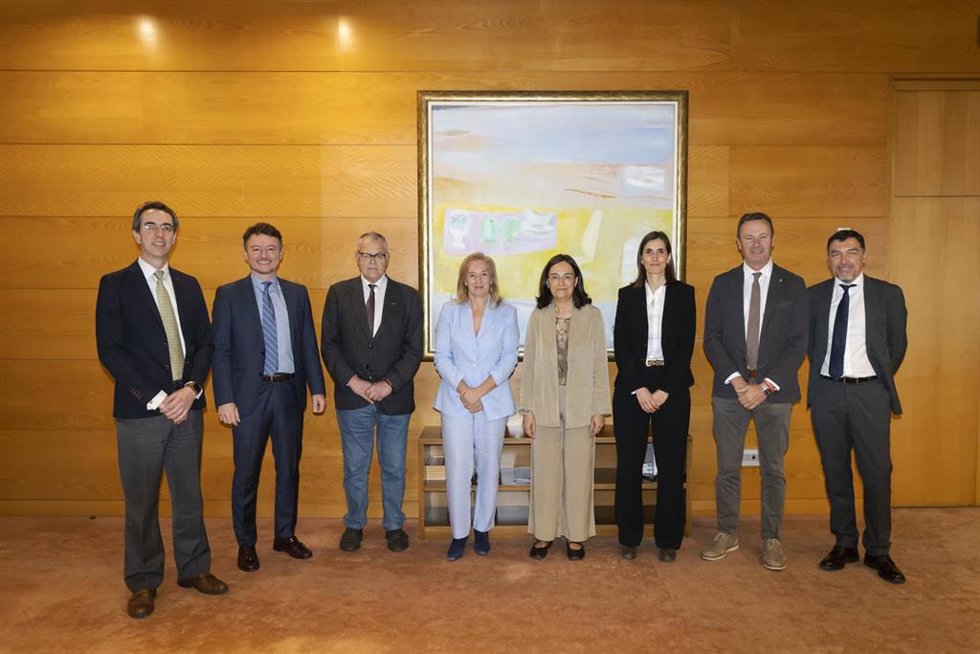 Reunión de la Comisión Mixta  del Parlamento y la Universidad de Cantabria.