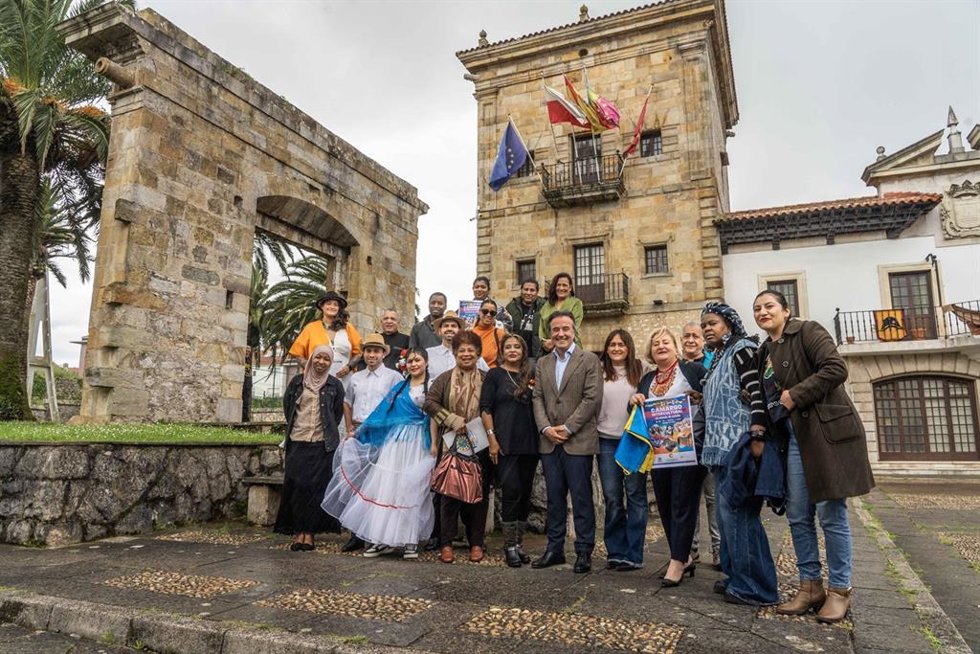 Presentación del I Festival Intercultural 'Un mundo de colores'.