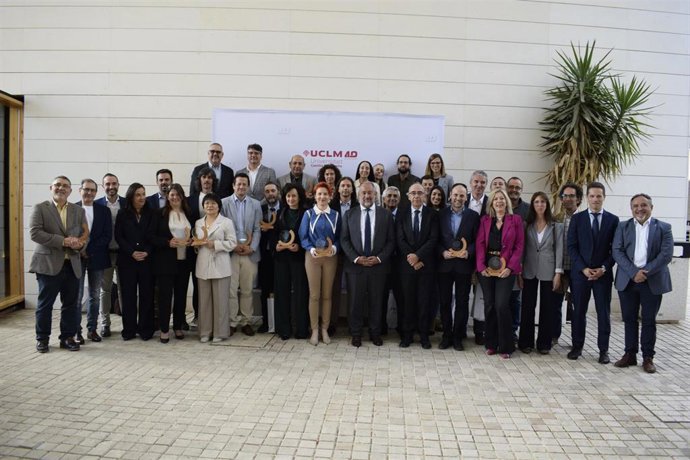 La UCLM reconoce a sus investigadores Ramón y Cajal por impulsar el talento investigador y fortalecer el proyecto científico de la institución.