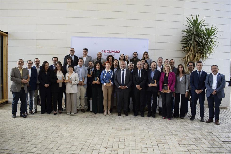 La UCLM reconoce a sus investigadores Ramón y Cajal por impulsar el talento investigador y fortalecer el proyecto científico de la institución.
