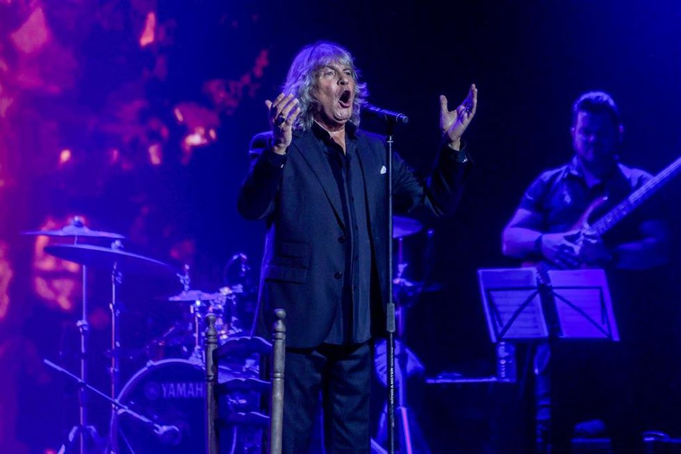 Archivo - El cantaor flamenco José Mercé durante su actuación en el CaixaBank Madrid Live Experience, en la Estación Gran Teatro Caixabank Príncipe Pío, a 1 de octubre de 2023, en Madrid (España).