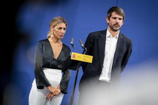 Archivo - La vicepresidenta segunda del Gobierno y ministra de Trabajo y Economía Social, Yolanda Díaz, y el ministro de Cultura, Ernest Urtasun, ofrecen declaraciones a la prensa, a 3 de septiembre de 2025, en Madrid (España).