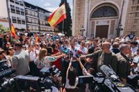 Abascal "desconfía" de los datos del Centra y acusa a Moreno de "usar los recursos públicos para orientar el voto"